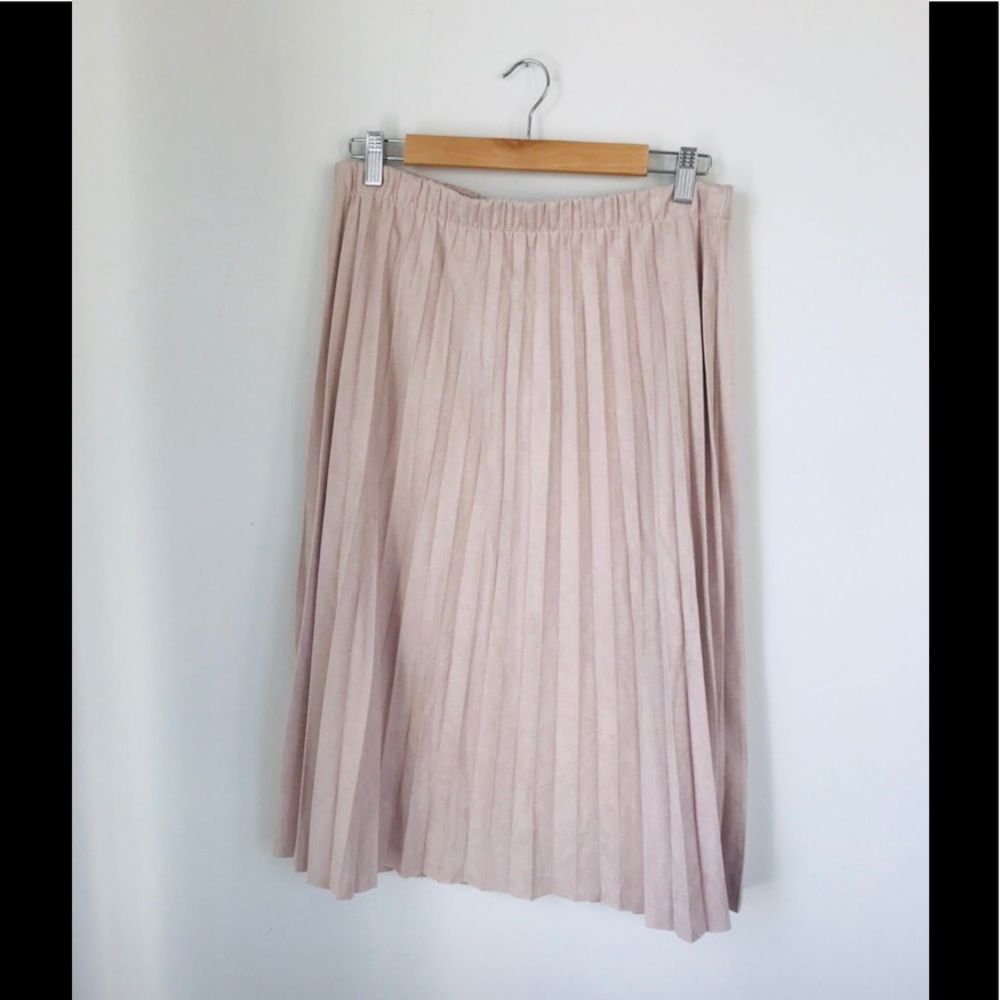 ZARA Blush Pleated Faux Suede Skirt